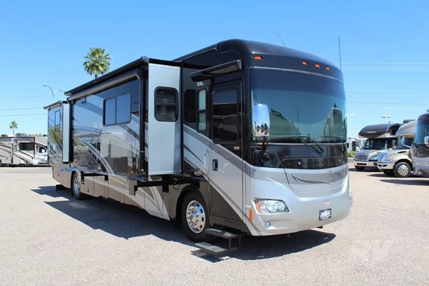 2011 Winnebago JOURNEY 40U 40U